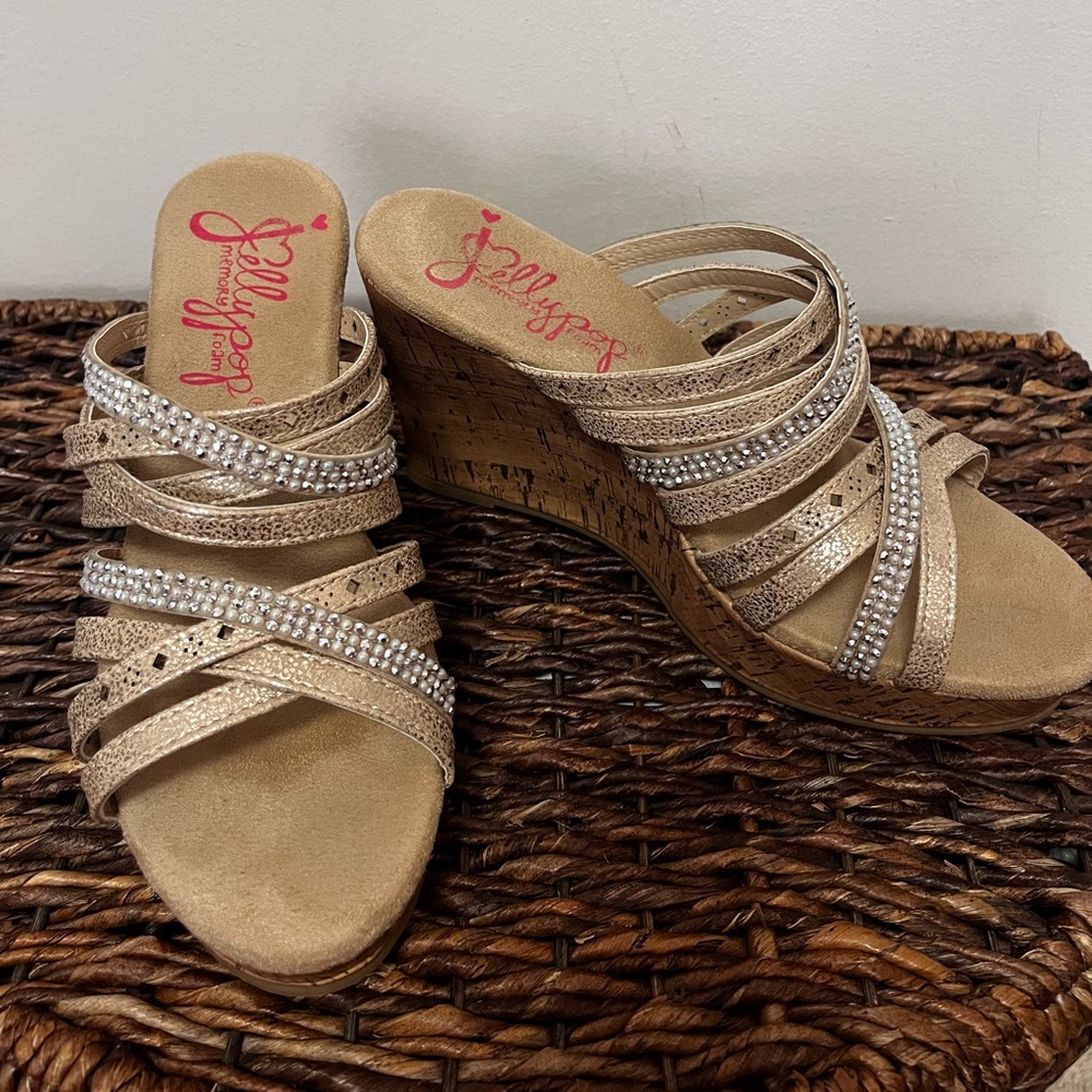 Sandals size 9 1/2 by jelly pop